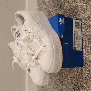 White Adidas Nizza platform tennis shoe women's 5 1/2
